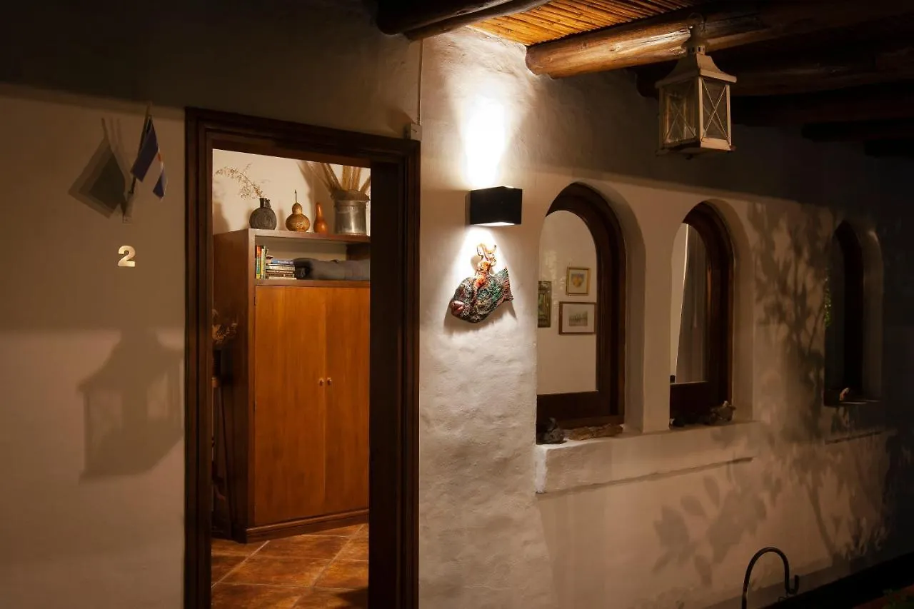 Posada De Rosas Mendoza 4*,